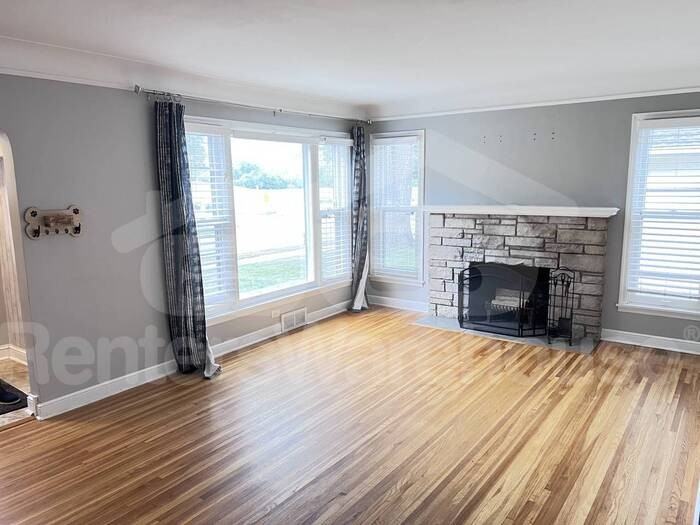 5740 14th Ave S - Photo 2 of 21