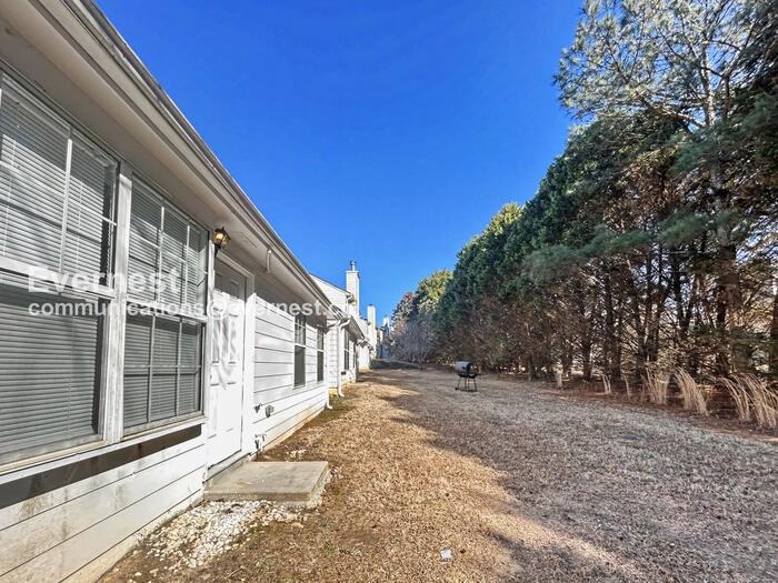 4140 Ravenwood Ct - Photo 5 of 40