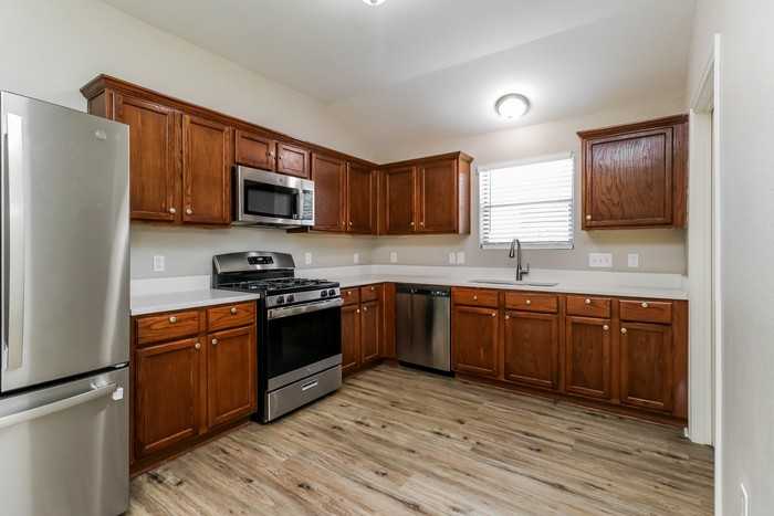 816 Lightningbug Ln - Photo 7 of 16