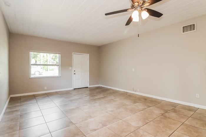 630 50th St N - Photo 3 of 15