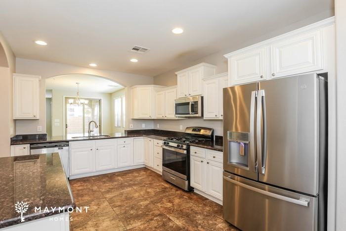 3261 E Sports Dr - Photo 6 of 15