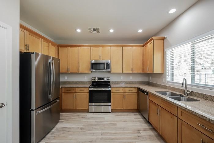 1718 W Minton St - Photo 6 of 22