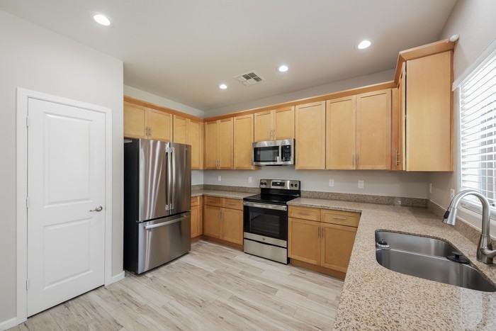 1718 W Minton St - Photo 7 of 22