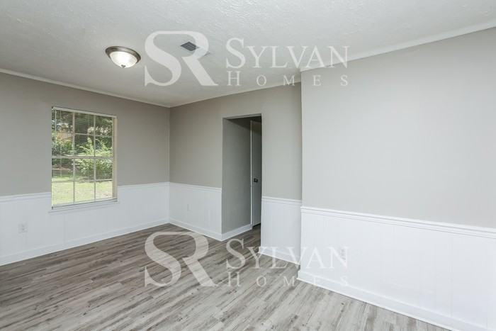 2124 Thousand Oaks Dr - Photo 3 of 16