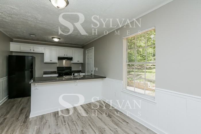 2124 Thousand Oaks Dr - Photo 5 of 16