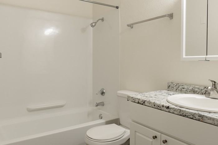 23901 Ne Halsey St #7 - Photo 4 of 7