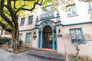 featured image of 805 Sw Vista Ave #101