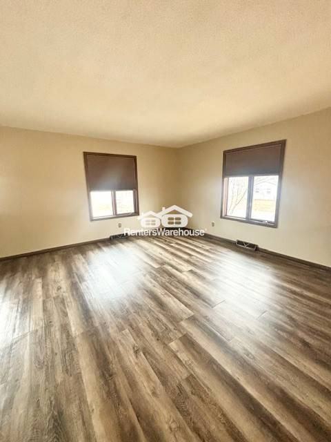 1309 12th Ave N - Photo 4 of 24