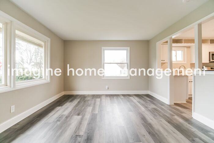 1791 Windsor St - Photo 5 of 17