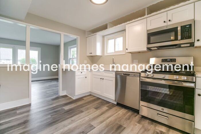 1791 Windsor St - Photo 6 of 17