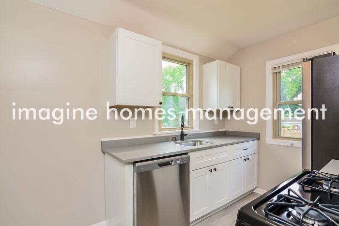 7801 Division St - Photo 6 of 18