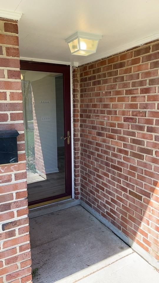 3043 Regent St - Photo 5 of 29