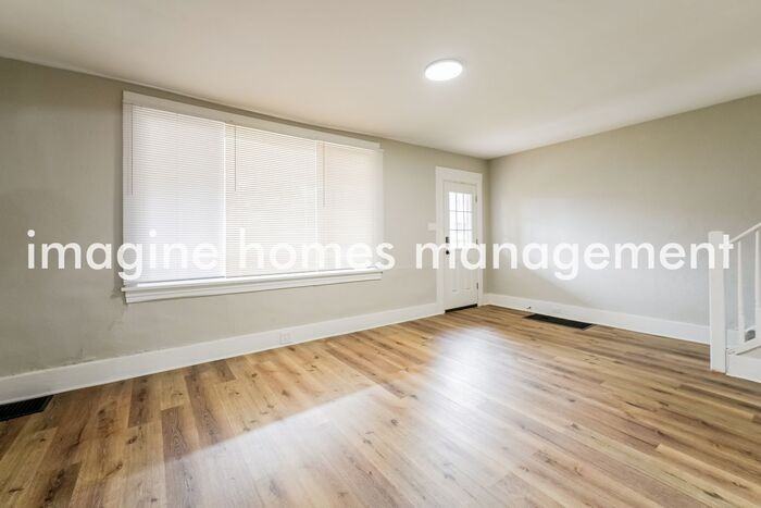 123 Catskill Ave - Photo 5 of 16