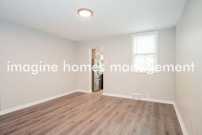 5241 Keystone St - Photo 6 of 15