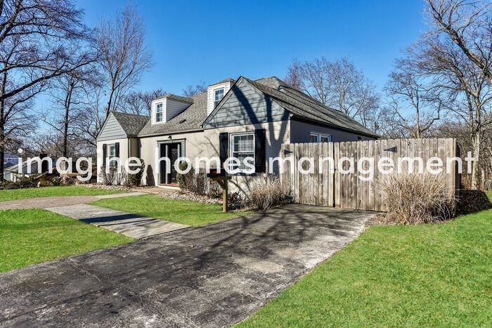 1115 Grandview Dr - Photo 4 of 21