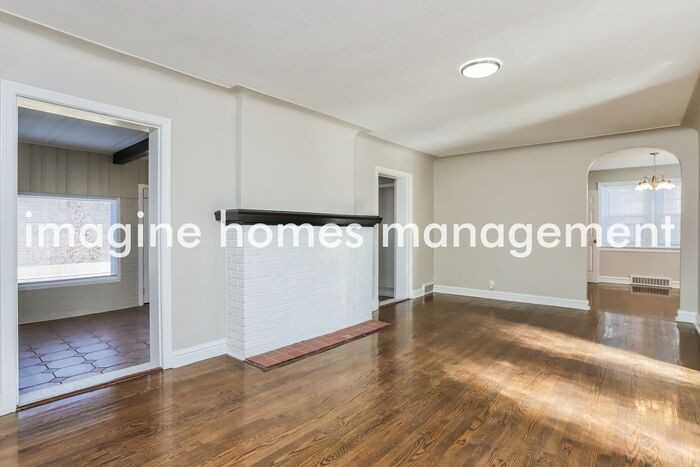 1115 Grandview Dr - Photo 5 of 21