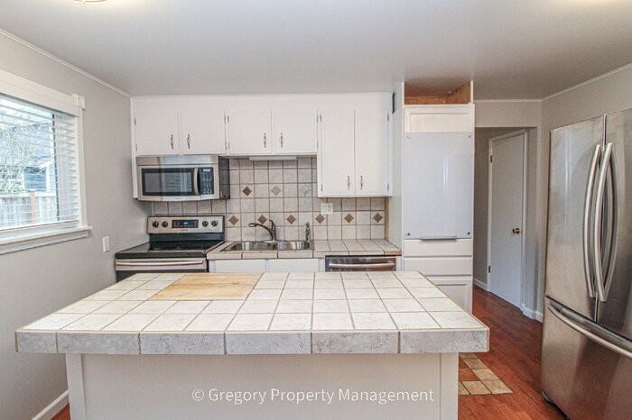 19711 Bartlett Rd - Photo 6 of 30