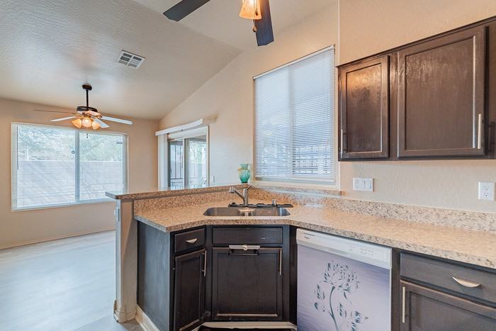 5409 S 15th Way - Photo 7 of 13