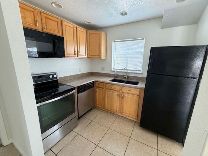 1948 Conway Rd #6 - Photo 4 of 12