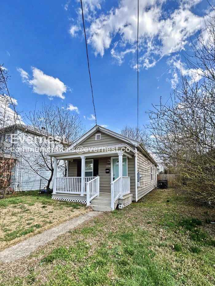 2214 Joplin Ave - Photo 2 of 18