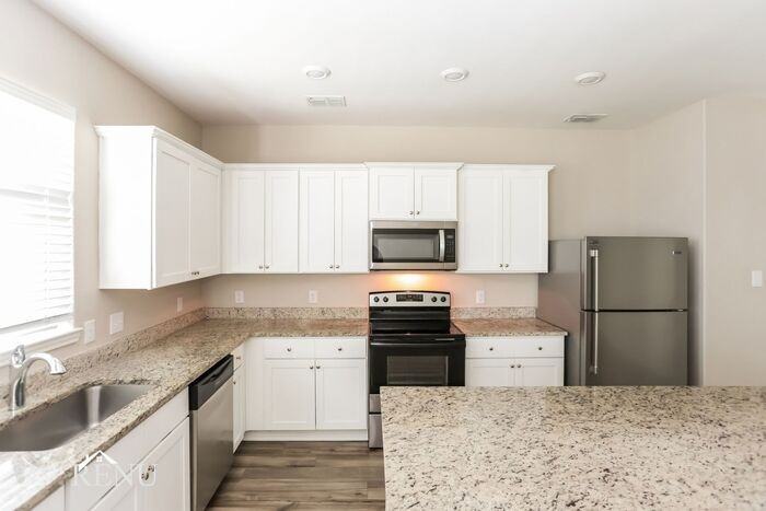 2022 Delta Downs Dr - Photo 3 of 18