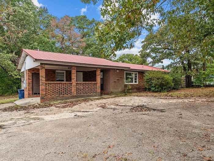 2934 Academy St - Photo 2 of 38