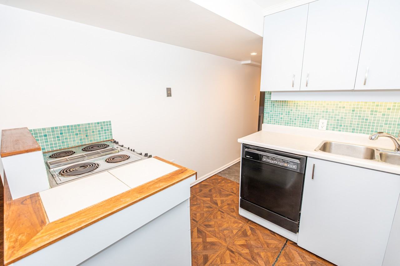 King Edward Ave & Daly Ave #B - Photo 2 of 15