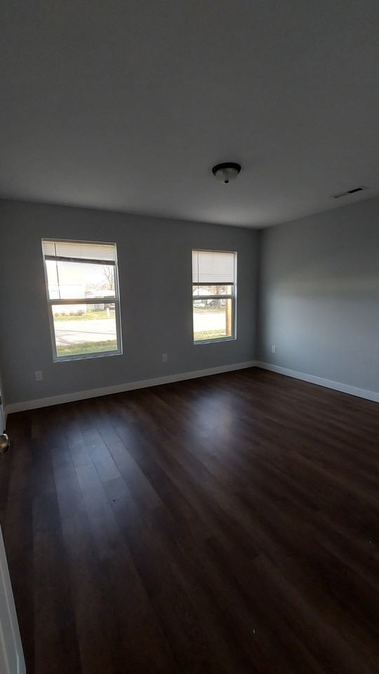 821 S Muldrow St #NA - Photo 3 of 9