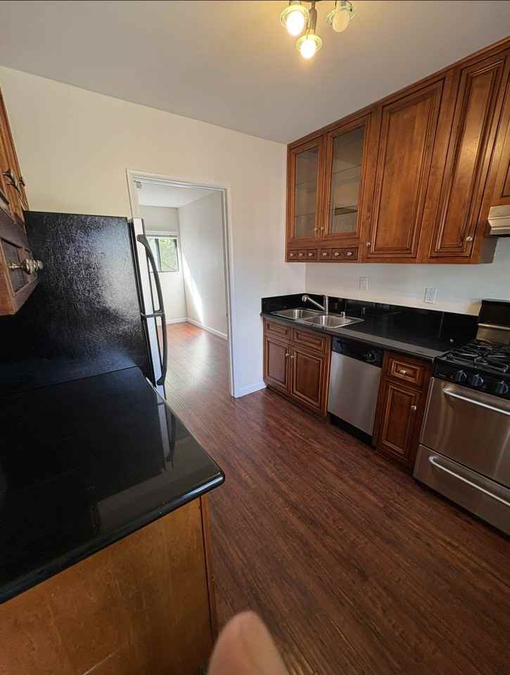 7160 Lexington Ave #7160 - Photo 4 of 10