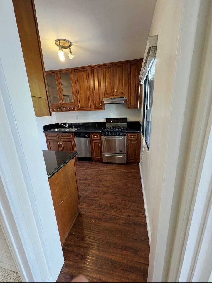 7160 Lexington Ave #7160 - Photo 6 of 10