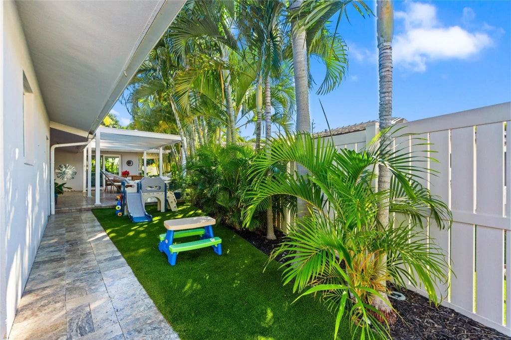 2615 Ne 26th St #NA - Photo 4 of 19