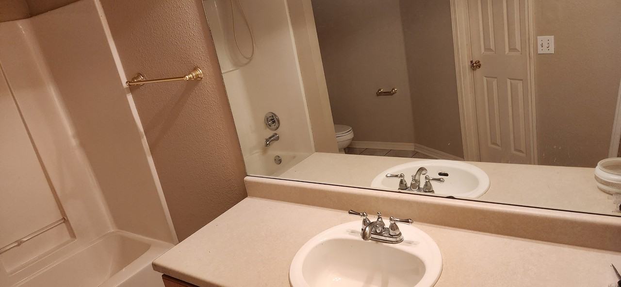 2109 E Cinnamon Way #2109 - Photo 2 of 14