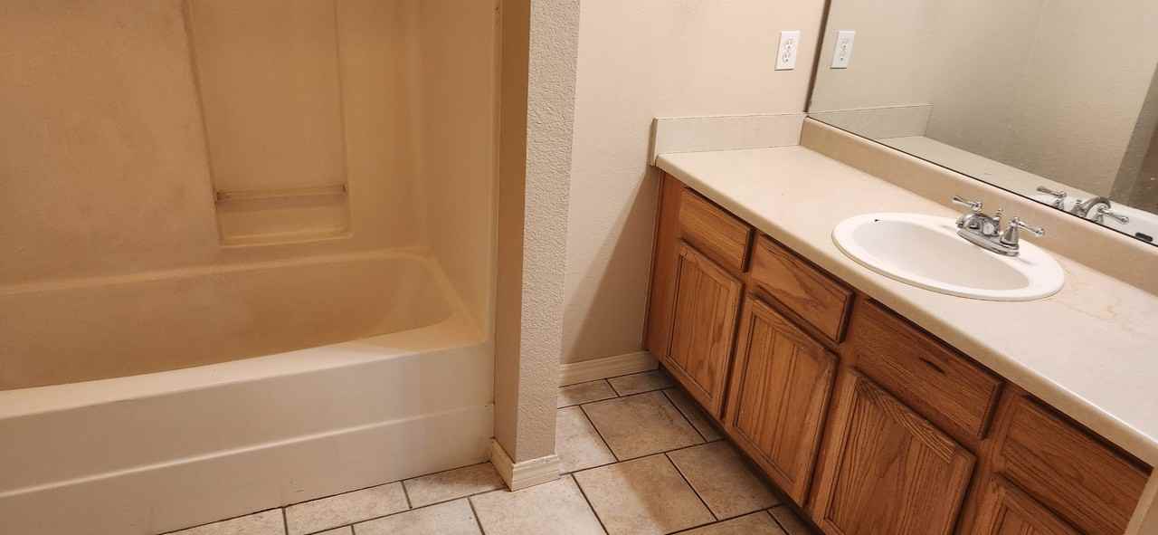 2109 E Cinnamon Way #2109 - Photo 4 of 14