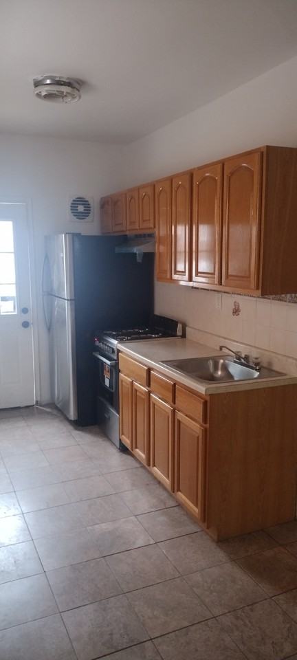 1478 E 93rd St #NA - Photo 5 of 17