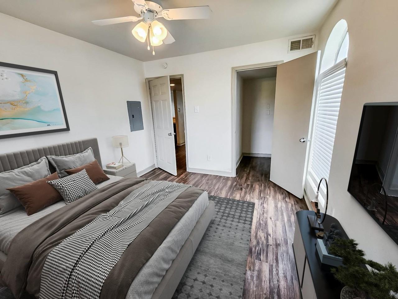 1540 Chenault St #21 - Photo 5 of 7