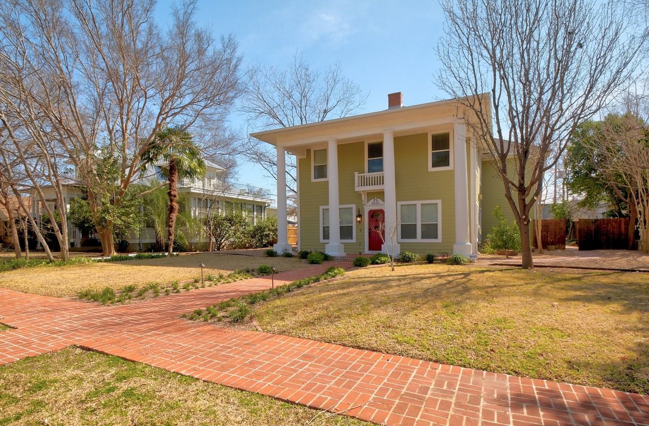 3005 Washington Sq #NA - Photo 3 of 28