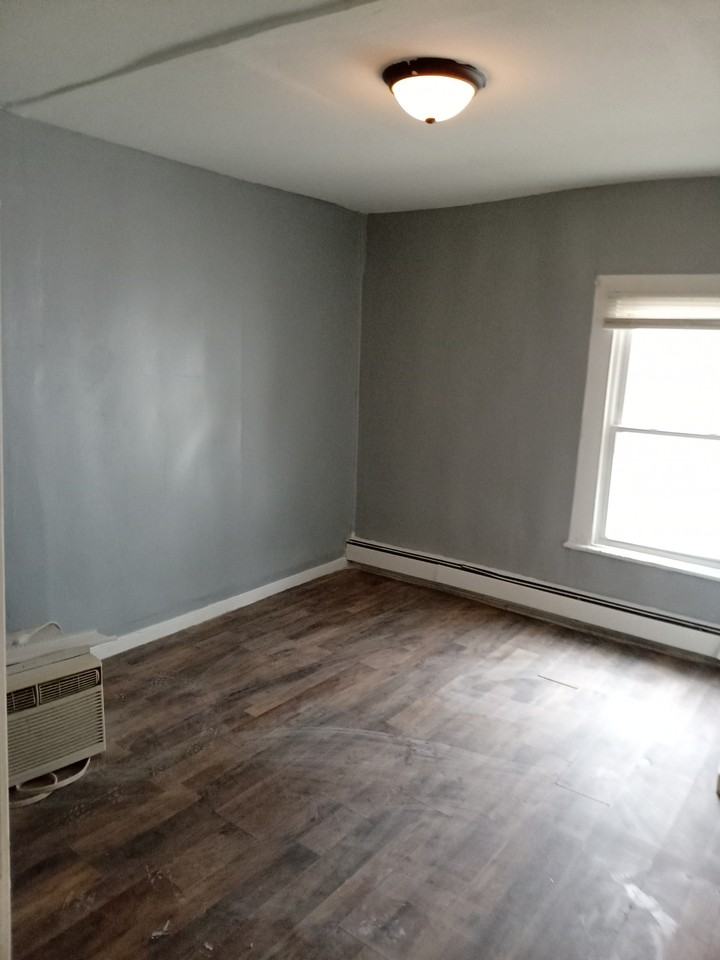 1444 2nd St #2 - Photo 3 of 8