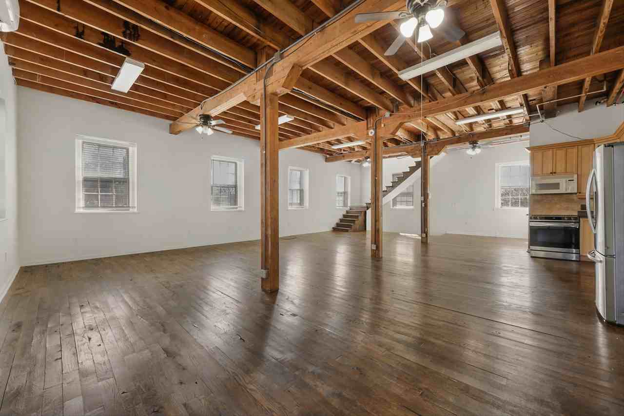 664 E Meeting St #2 - Photo 2 of 19