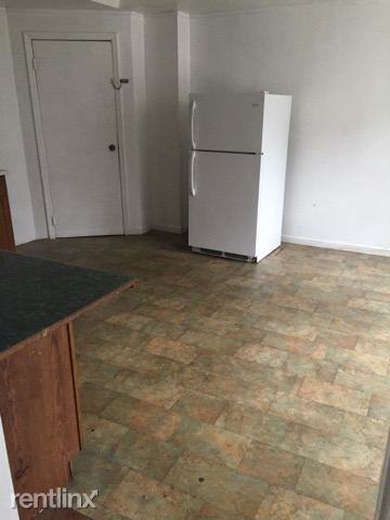 600 Howard Ave - Photo 2 of 7