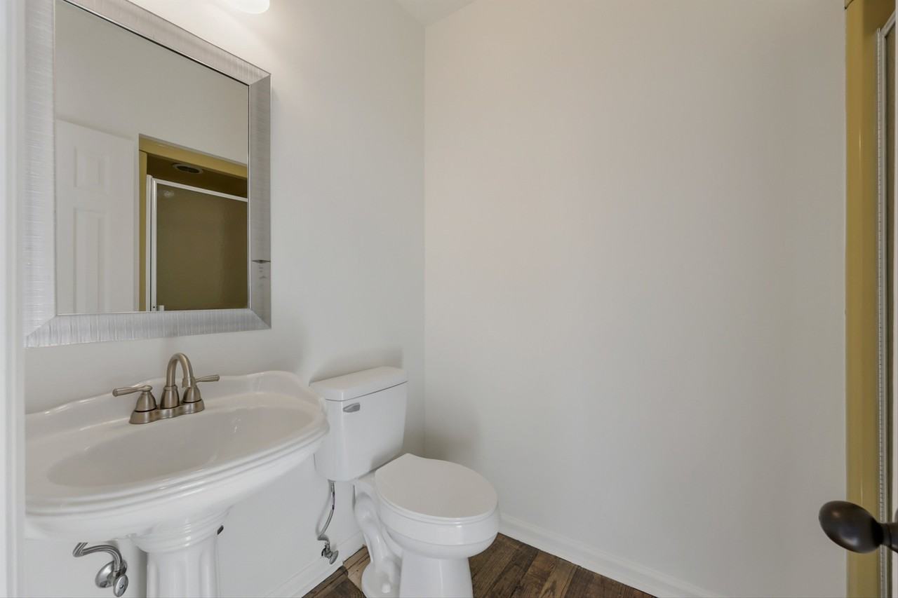 664 E Meeting St #2 - Photo 5 of 19