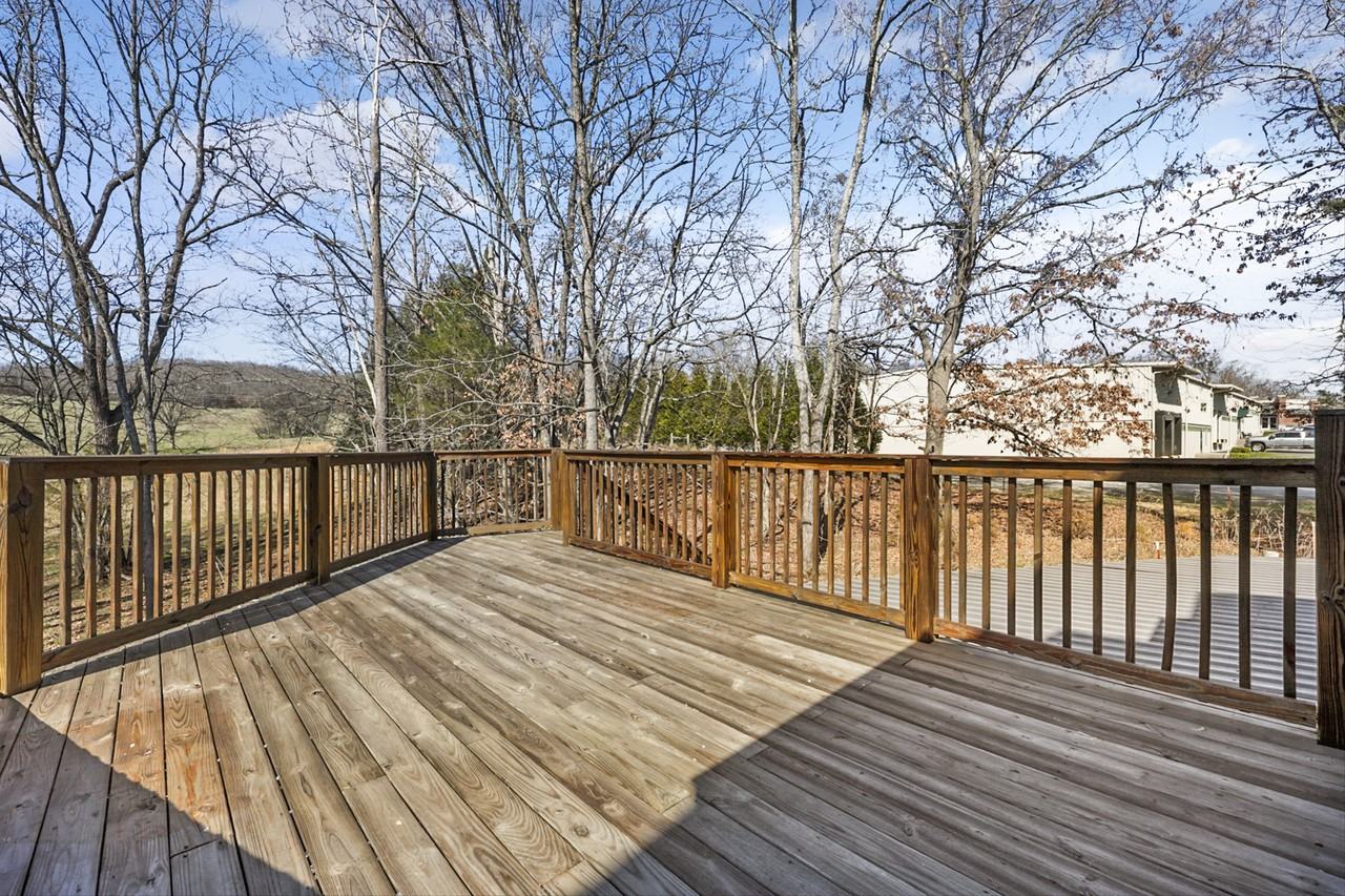 664 E Meeting St #2 - Photo 7 of 19