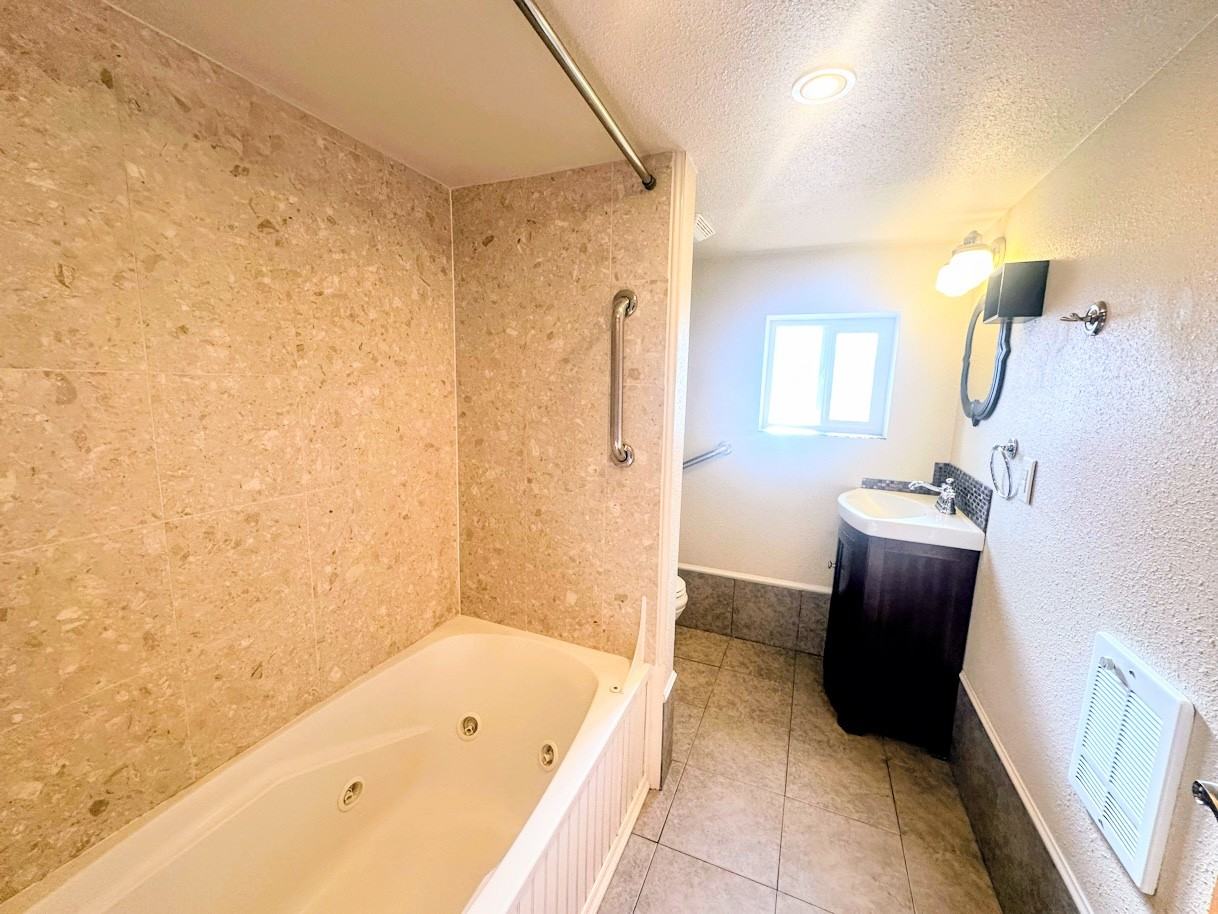 172 Skidmore St #4 - Photo 3 of 14