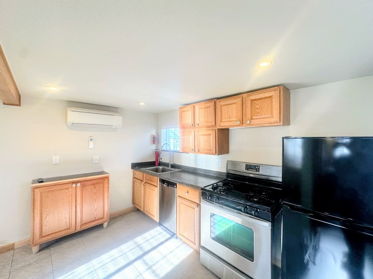 172 Skidmore St #4 - Photo 6 of 14