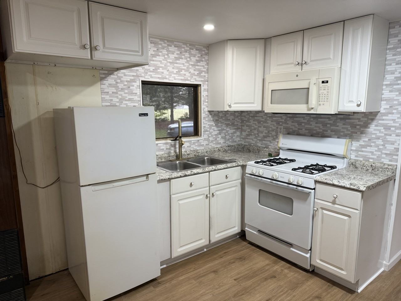 1665 Spruce St #NA - Photo 3 of 17