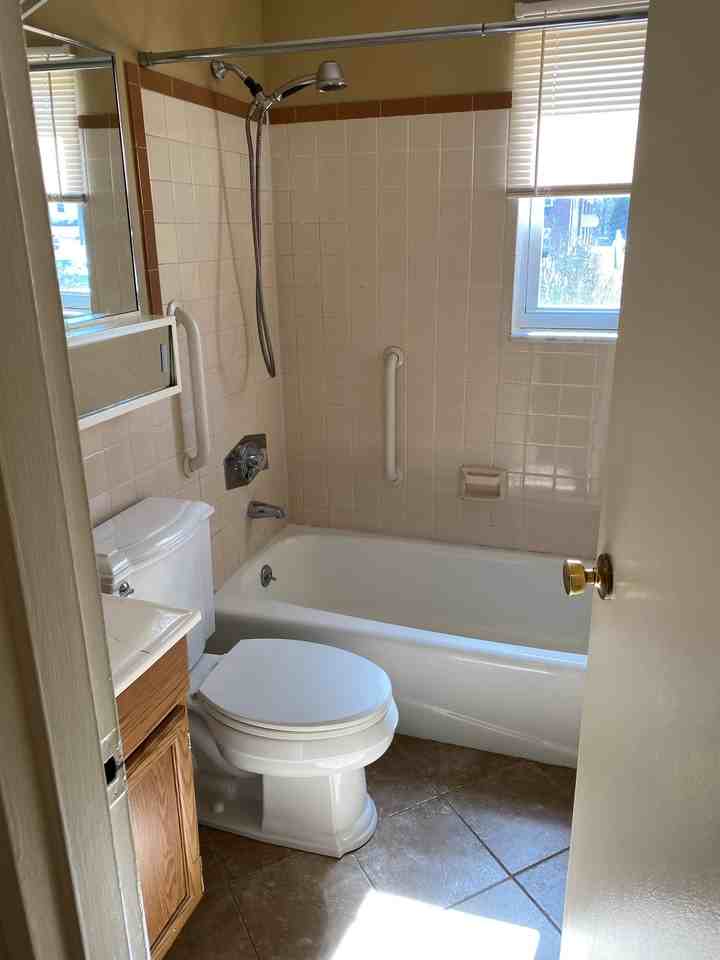 8 Regency Park Dr #8 - Photo 3 of 15