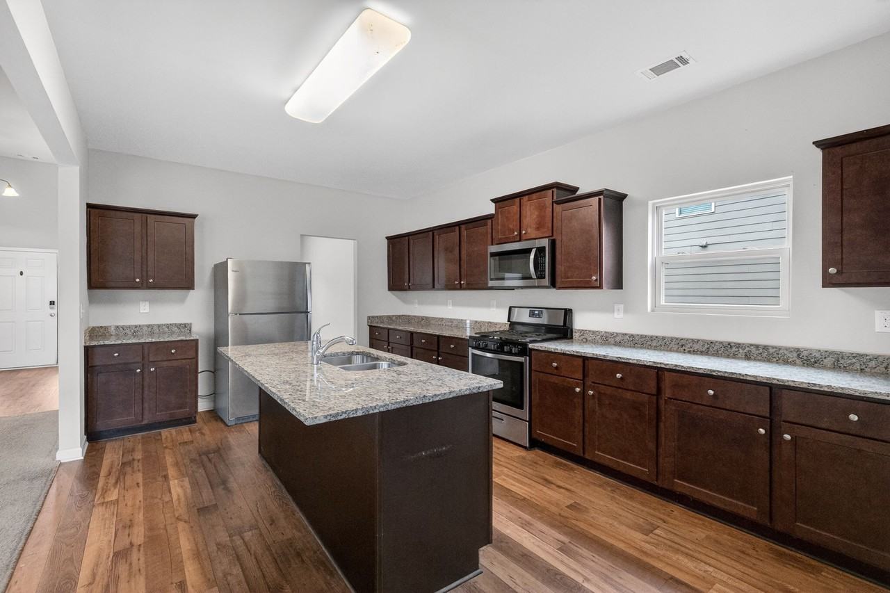 188 Aberdeen Way #NA - Photo 2 of 16