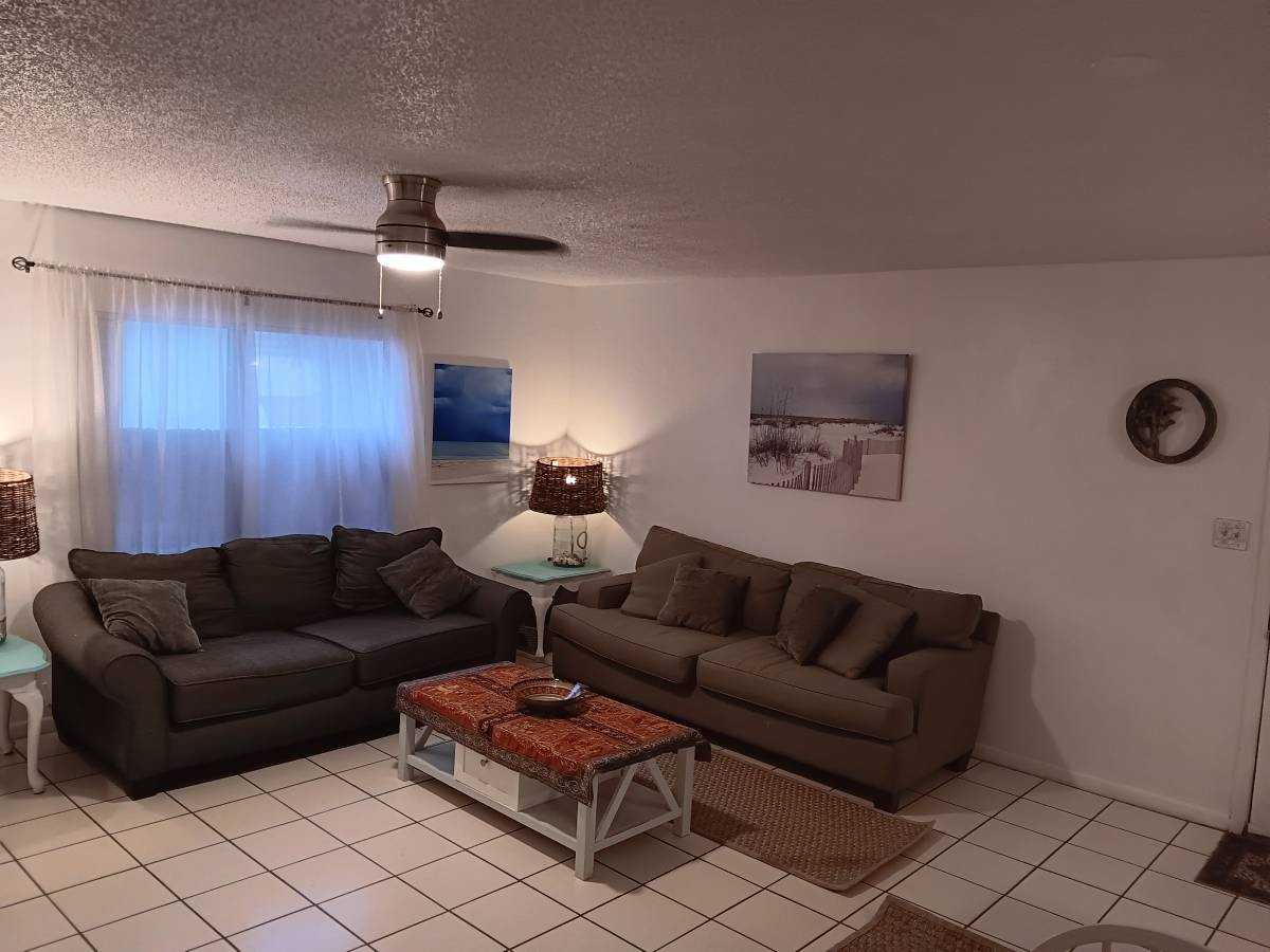 203 C St #NA - Photo 3 of 11