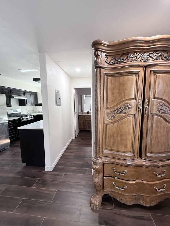 3095 Bonita Woods Dr #B - Photo 2 of 12