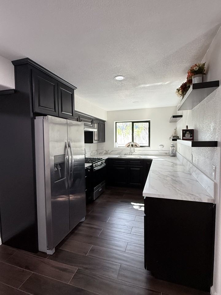 3095 Bonita Woods Dr #B - Photo 4 of 12