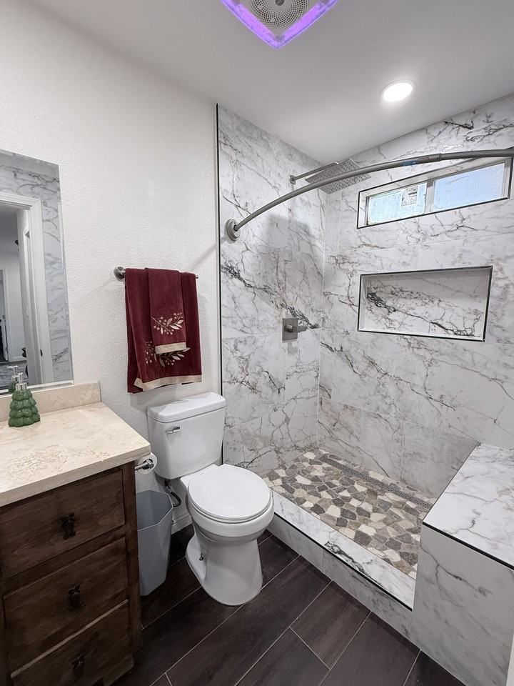 3095 Bonita Woods Dr #B - Photo 6 of 12